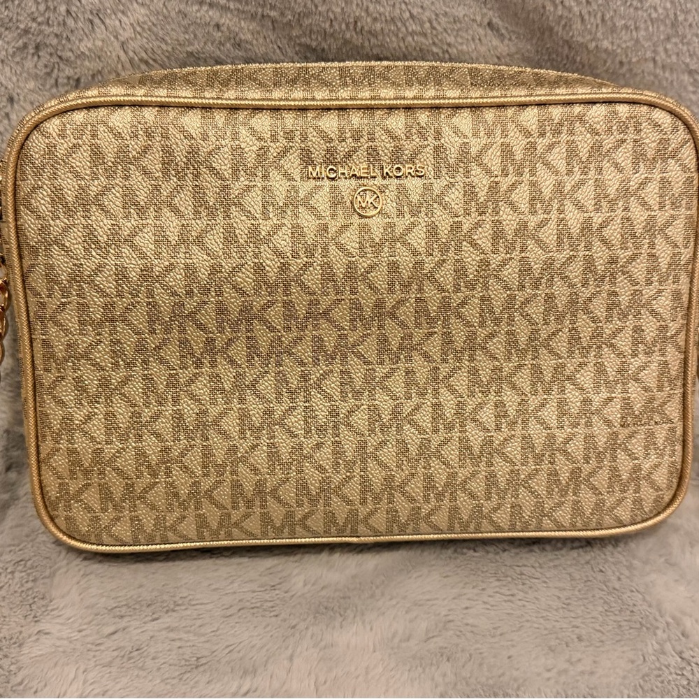 Michael Kors Gold Jet Set Large East/West Crossbody Bag